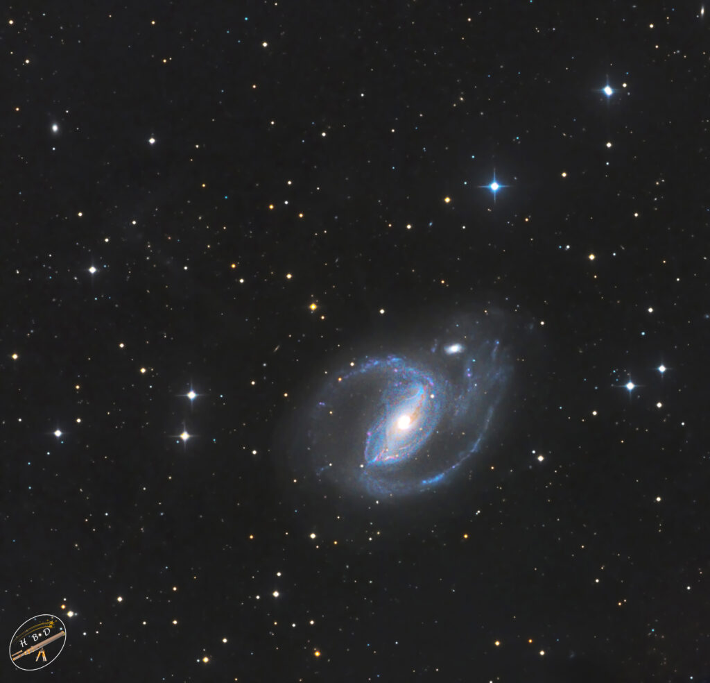NGC1097 CHI 1 Galaxie 56x10 ges.9h20min je14xLRGB 22.2. 23.11.2022 1024x984 - NGC 1097