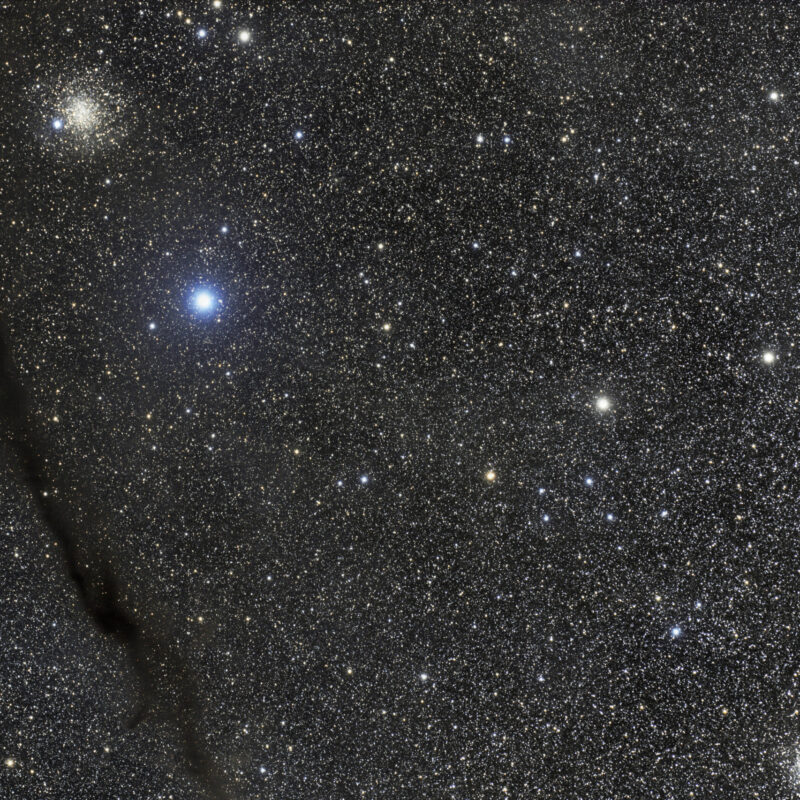 NGC 4372 und 4833, Sandqvist 145 Kugelsternhaufen und Dunkelnebel Sternbild Musca (Fliege)
