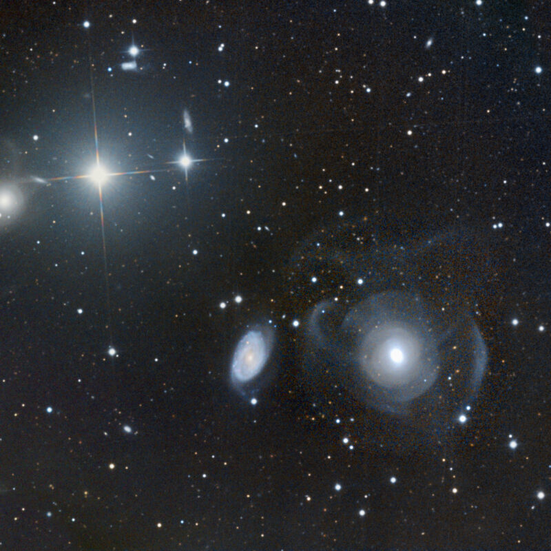 NGC 474 und 470 Galaxien